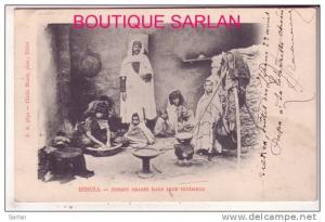 ALGERIE , BISKRA , Femmes Arabes dans leur interieur
