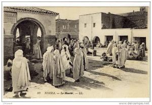 Carte Postale Ancienne Algérie. Biskra - Un Marché