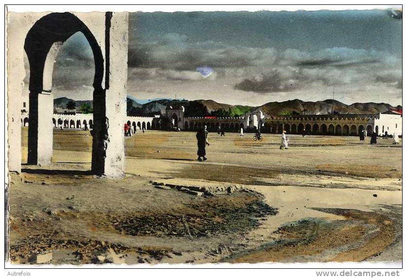 COLOMB- BECHAR    -  LA PLACE LUTEAUD