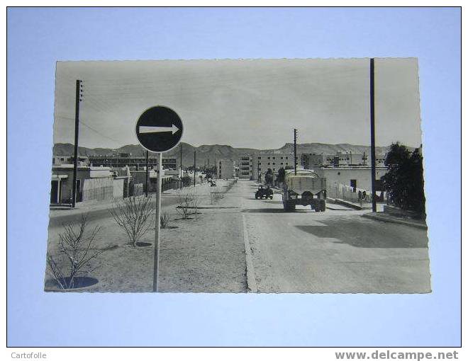 (342) - 1 - carte postale sur colom bechar quartiers généraux
