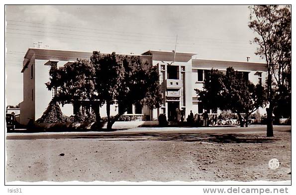 Algérie - M182 - Colomb Béchar -  (Sud Oranais)  -  Commissariat  - bon état  - semi moderne petit format