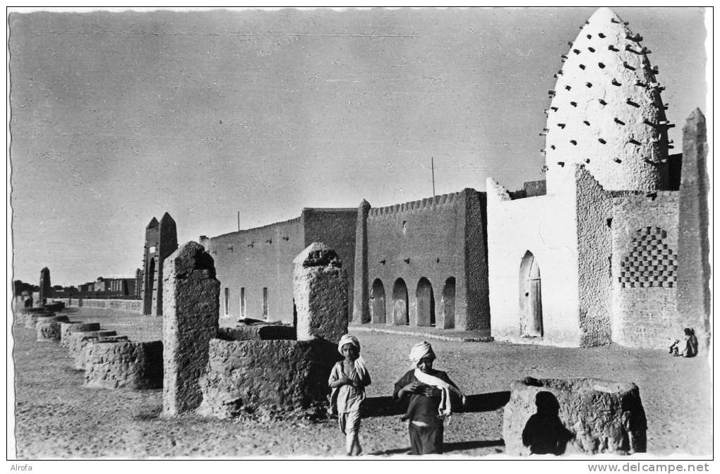 16 - ADRAR -La Mosquée Fougaras et porte de Colomb-Béchar  Photo JP ARGENCE