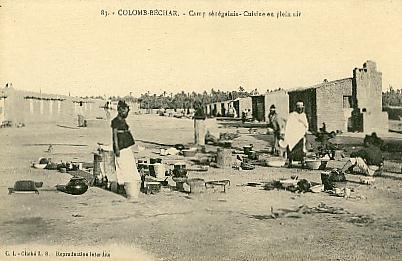 CPA Colomb-Béchar - Camp sénégalais - Cuisine en plein air