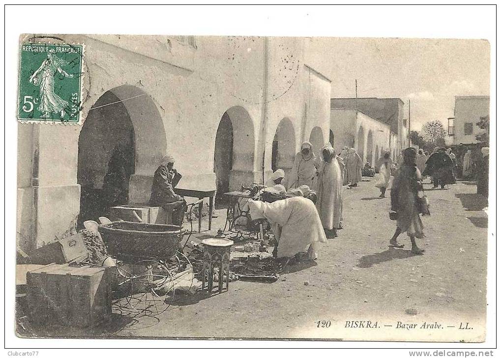 Biskra (Algérie)  Brocanteur au Bazar arabe env 1906 (animée).