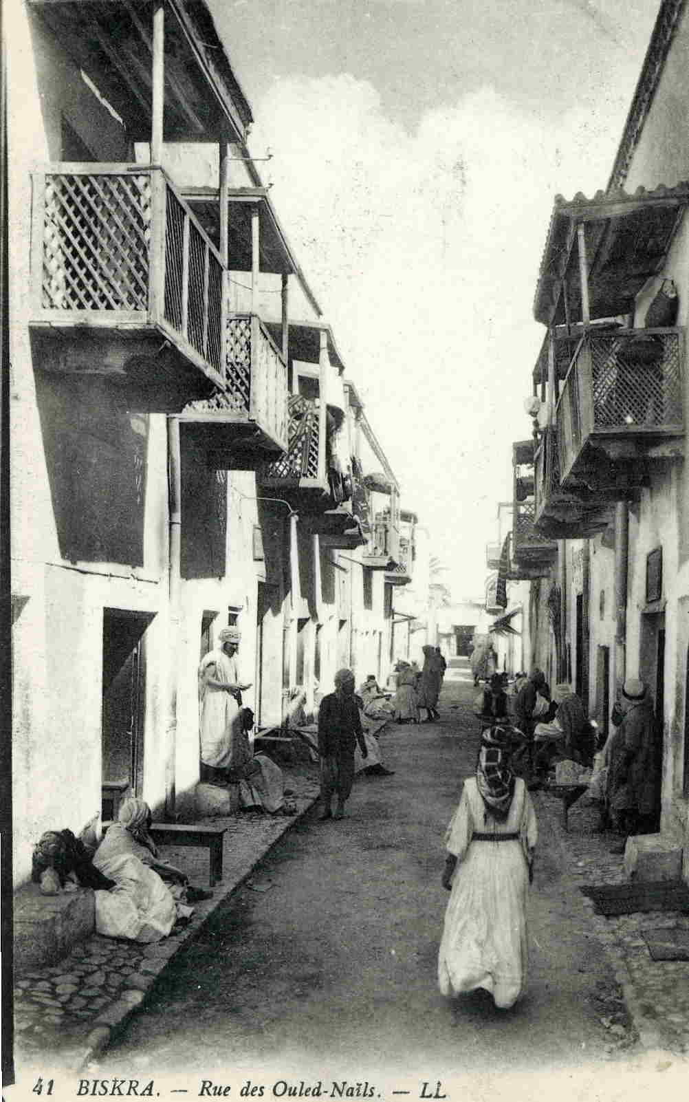 BISKRA - Rue de Ouled-Naïls
