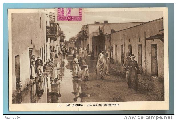BISKRA --- Une rue des Ouled - Naïls ---- à voir -- V 193