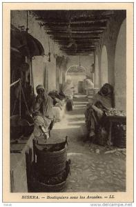 NK-BI 042-Algérie-Biskra-Boutiq uiers sous les Arcades-L.L.