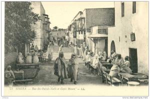 Biskra  rue des Ouleds-Nails et cafés Maure     (10732)