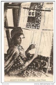 Missions d'Afrique . Biskra , Jeune Tisseuse
