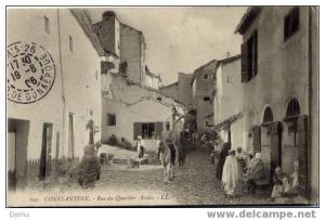 E143 - ALGERIE - Constantine - Rue du quartier Arabe (militaire à cheval, nombreux personnages.... superbe) de 1906