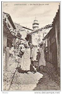 4-Costantine-Algerie Francaise-Une Rue  du Quartier Arabe-Animé-v.1906 x Paris-Timbre 5c. France.
