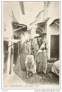 5-Costantine-Algerie Francaise-Rue Arabe-Animé-v.1906 x Paris-Timbre 5c. France.