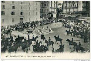 ALGERIE - CONSTANTINE - PLACE NEMOURS UN JOUR DE REVUE
