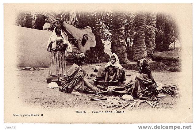 BISKRA (Algérie) - Femmes dans l´Oasis