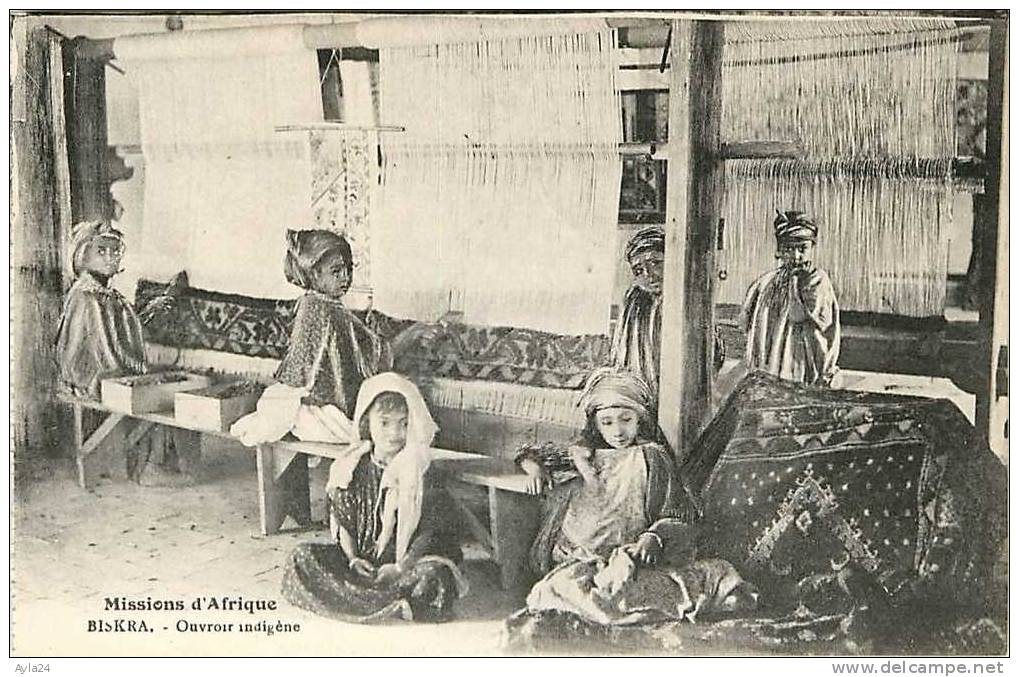 CPA  ALGER  Missions d´Afrique BISKRA  Ouvroir indigène Enfants fabrique de tapis Tissage Lavigerie  n° 201