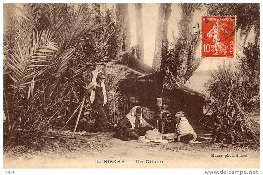 NK-BI 005-Algérie-Biskra-Un Gitoun-Femmes préparant le repas-