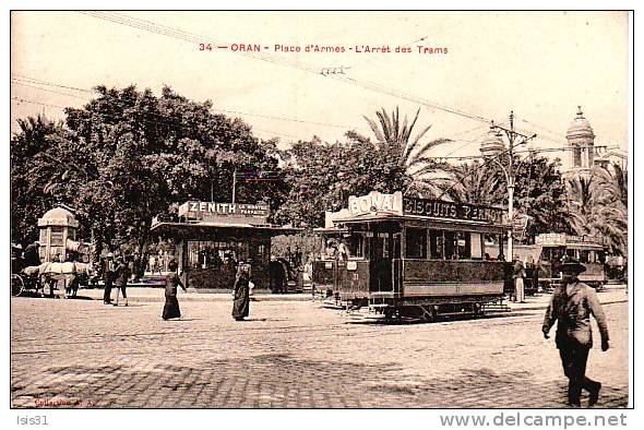Algérie - Tramways - Z555 - Oran - Place d'Armes - Arrêt des Trams - bon état