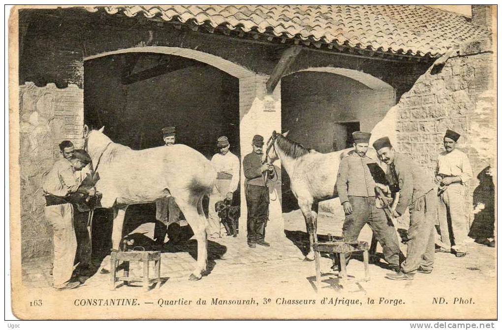 CPA - ALGERIE - CONSTANTINE - Quartier du Mansourah, 3e Chasseurs d'Afrique, La Forge - coins arrondis - 574