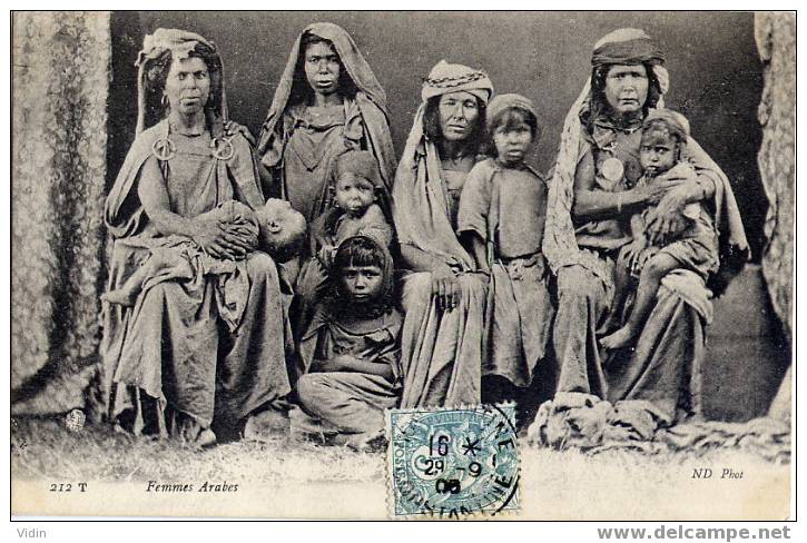 CONSTANTINE - FEMMES ARABES ET ENFANTS TOUTES GENERATIONS