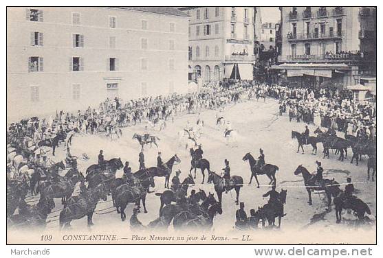 ALGERIE.CONSTANTINE.PLACE NEMOURS UN JOUR DE REVUE