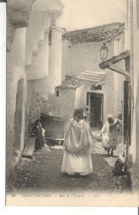 CPA  CONSTANTINE - Rue de l' échelle  - animée