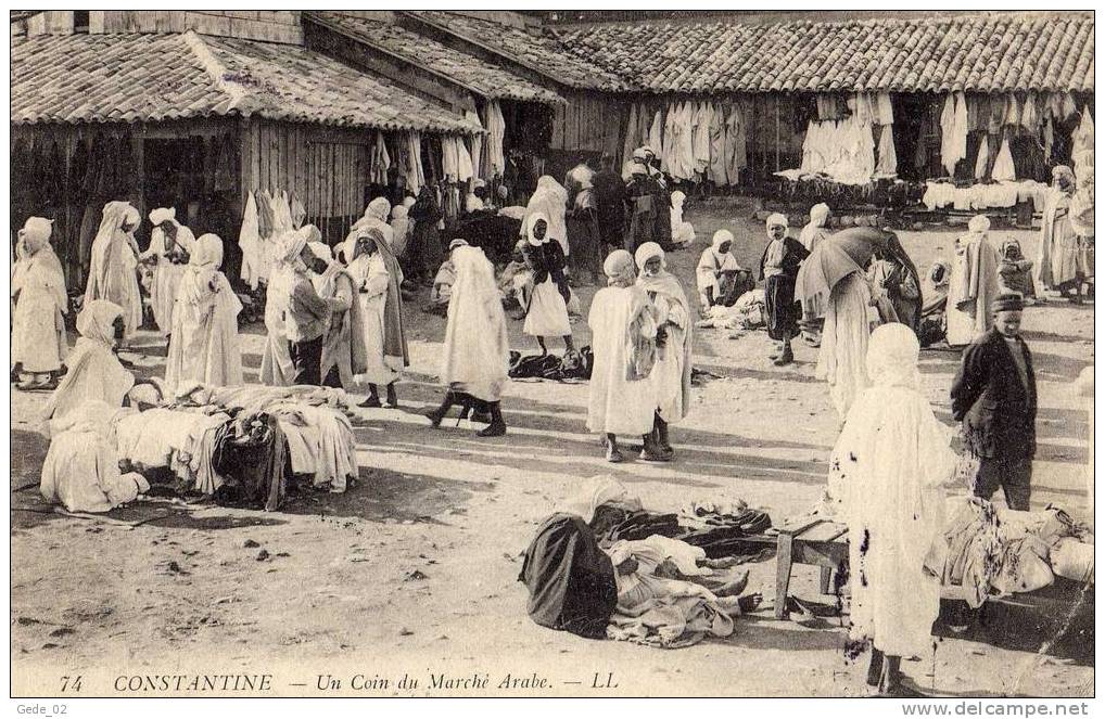 ALGERIE  -  CONSTANTINE     -     UN COIN DU MARCHE ARABE