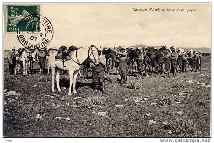 CONSTANTINE - CHASSEURS D'AFRIQUE EN TENUE DE CAMPAGNE
