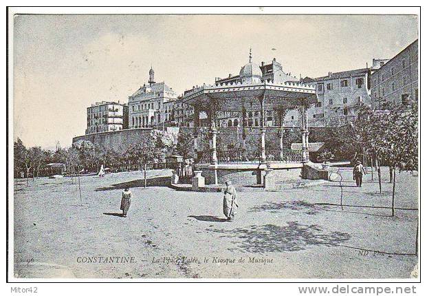 13-Costantine-Algerie Francaise-La Place Valée, le Kiosque de Musique-Animé-v.1906 x Paris-Timbre 5c. France.