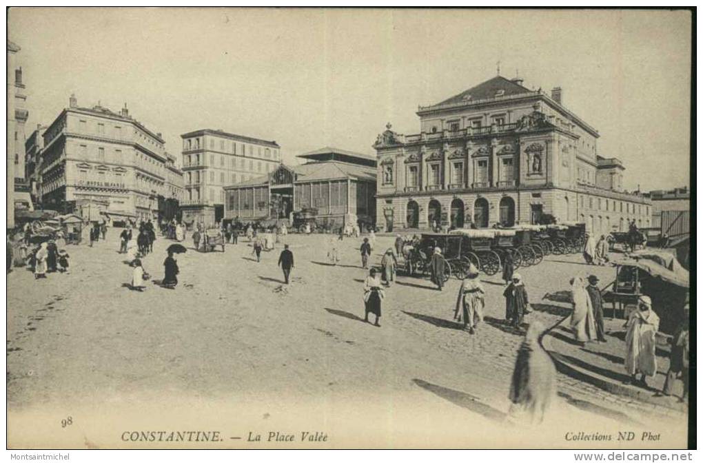 Constantine. Algérie. La Place Valée. Calèches, plan animé.
