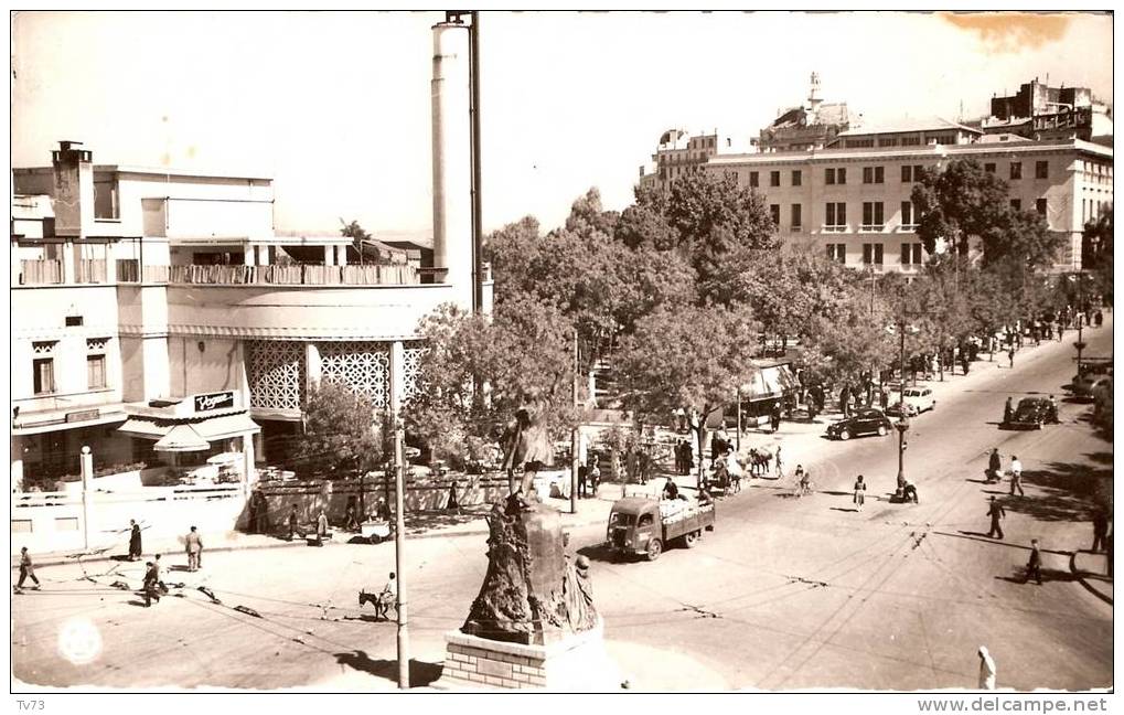 cpe0002 - CONSTANTINE - La place Lamariciere et le Casino - (Algérie)