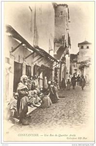 JP  -    CONSTANTINE  . une rue du quartier arabe . bien animée  ... bien sympa  .