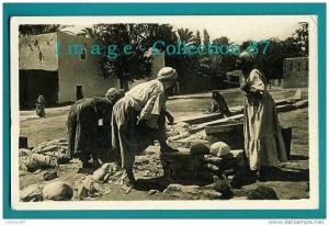 ALGERIE - LAGHOUAT - LE LAVOIR des NEGRESSES - FEMME & JEUNE FILLE - LAVEUSES NEGRES - LAVANDIERE
