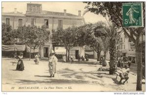 CPA Algérie - Mostaganem - La Place Thiers (LL N°52)