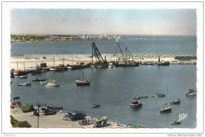 Mostaganem (Algérie)  Le port et les nouveaux bassins en cours de consolidation env 1950 (animée).