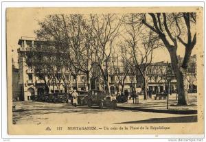 MOSTAGANEM. -Un coin de la Place de la République