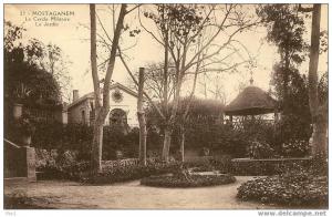 CPA Algérie - Mostaganem - Le cercle militaire , le jardin