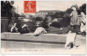 ALGERIE - MOSTAGANEM - La Prière du Midi