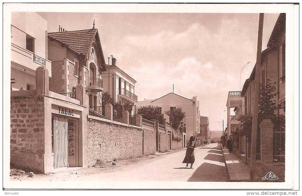 CONSTANTINE ..  RUE DU DOCTEUR SAVERAN