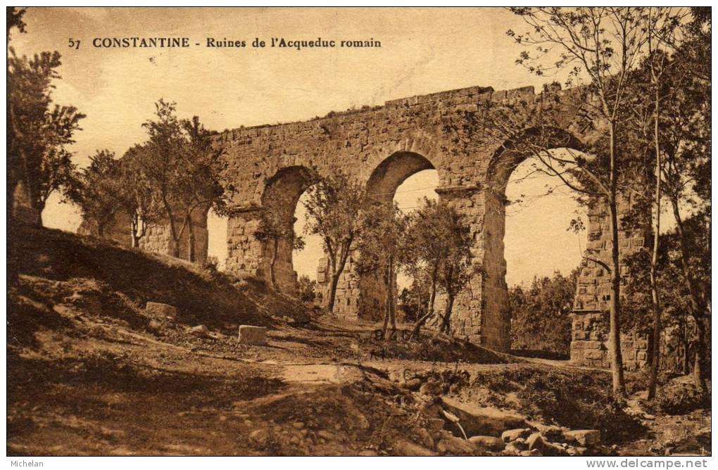 CPA   ALGERIE--CONSTANTINE----R UINES DE L'ACQUEDUC ROMAIN---PAIRES DE TIMBRES