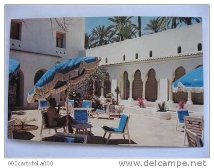 Hotel Marhaba    LAGHOUAT  cour intérieure