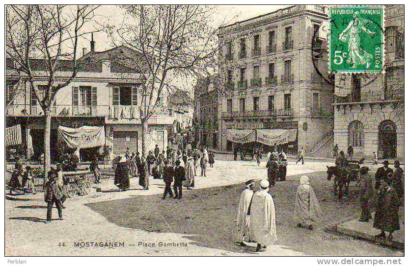 AFRIQUE. ALGERIE. MOSTAGANEM. Vue sur La Place Gambetta.