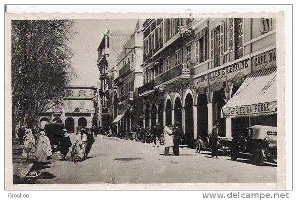 MOSTAGANEM (ORAN) AVENUE DU 1 ER DE LIGNE (ANIMATION)