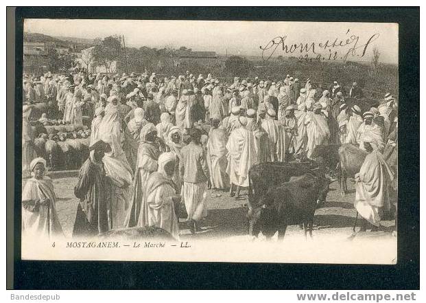Mostaganem - le Marché (très animée)
