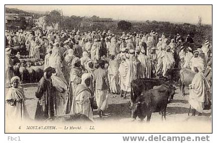 CPA Algérie - Mostaganem - Le marché (Editeur LL N°4)