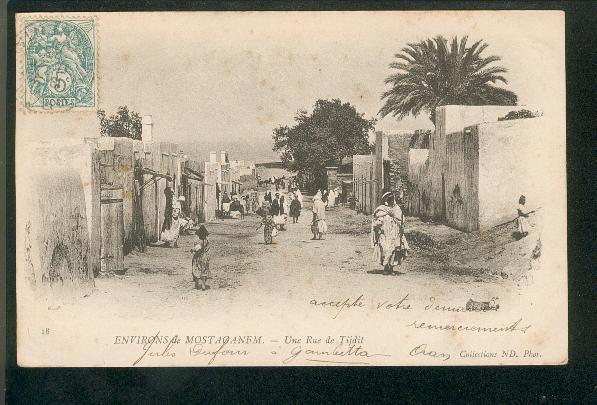 Environs de Mostaganem - Une rue de Tidjit (précurseur 1903, animée)