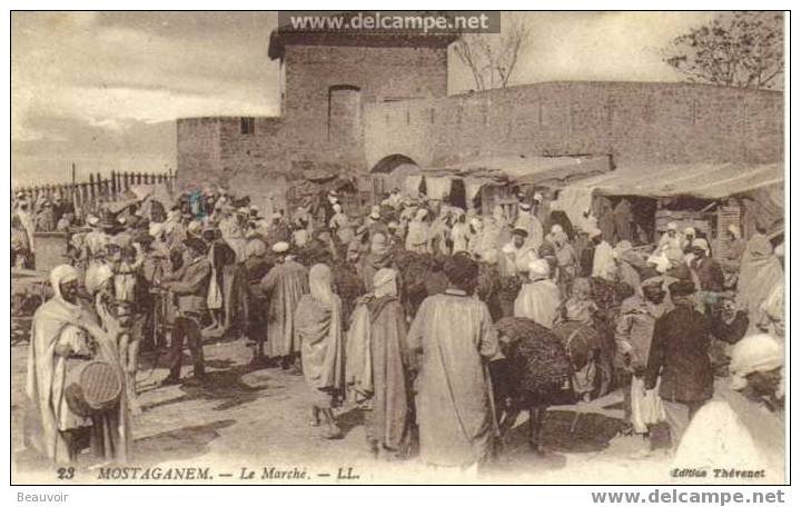 MOSTAGANEM  Le Marché  trés animé