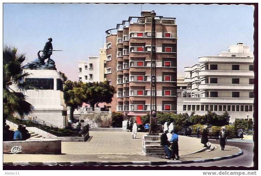 MOSTAGANEM  -  Place de l' Hôtel de ville