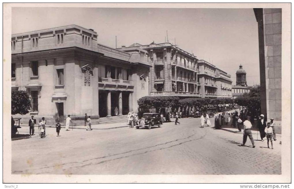 Mostaganem.- (Algérie)   La Poste   - (belle animation  berline citroën)