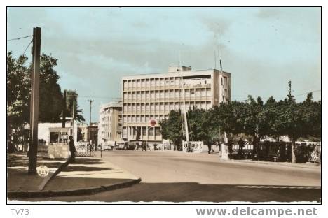 c 134 - MOSTAGANEM - Avenue Anatole France et l'Hotel des finances - (Algérie)