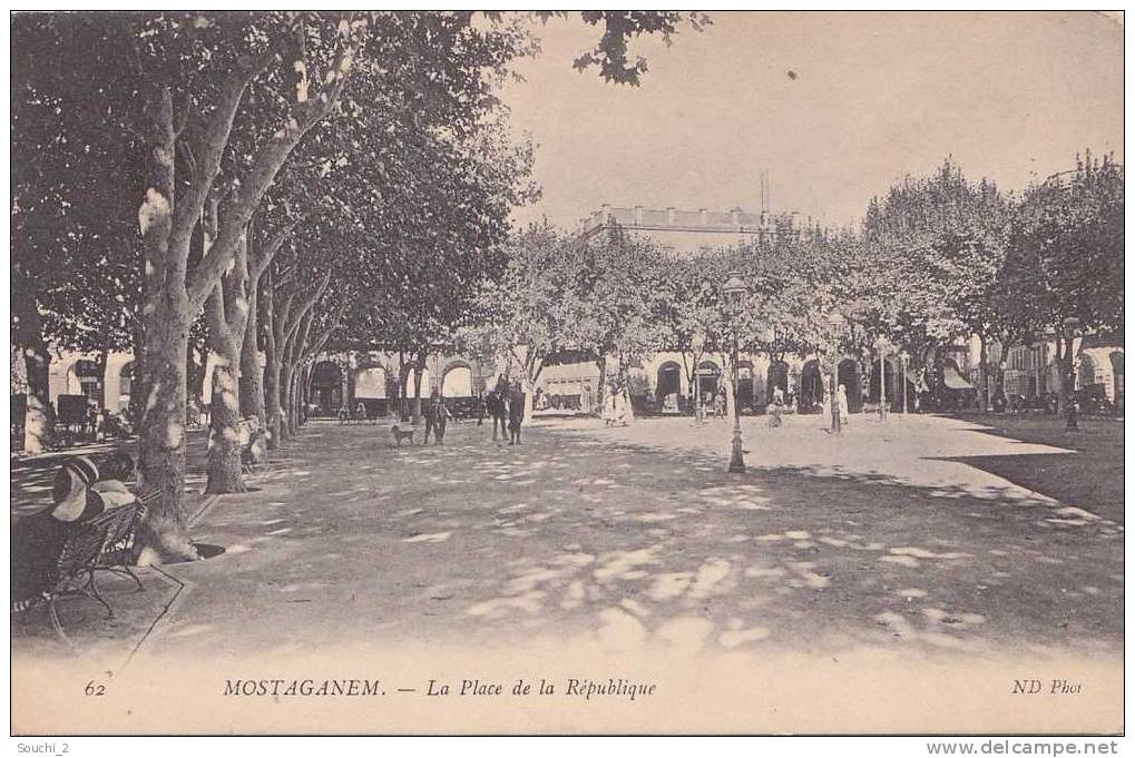 Mostaganem .- (Algérie)   La Place de la Républque   -  (belle animation)